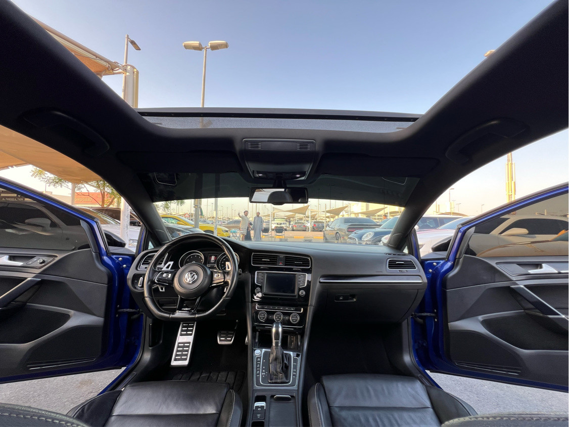 Volkswagen Golf R - Image 12