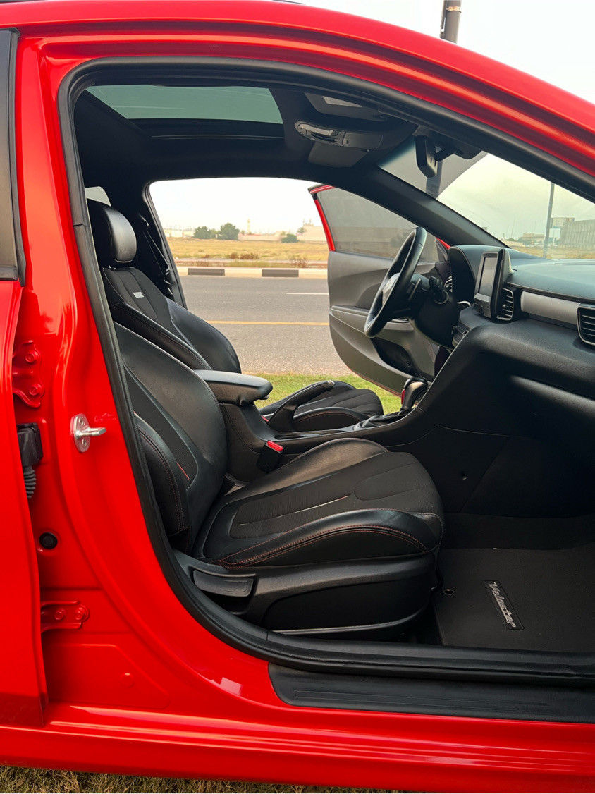 Hyundai Veloster - Image 11
