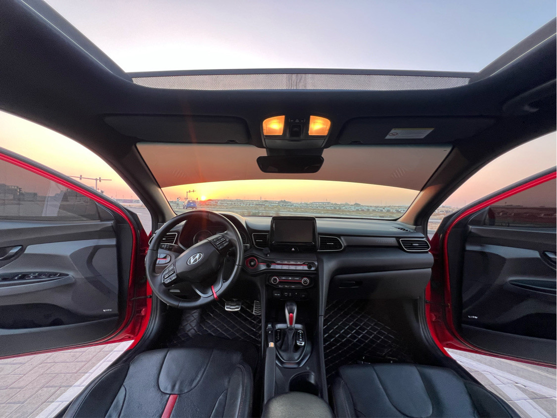 Hyundai Veloster - Image 9