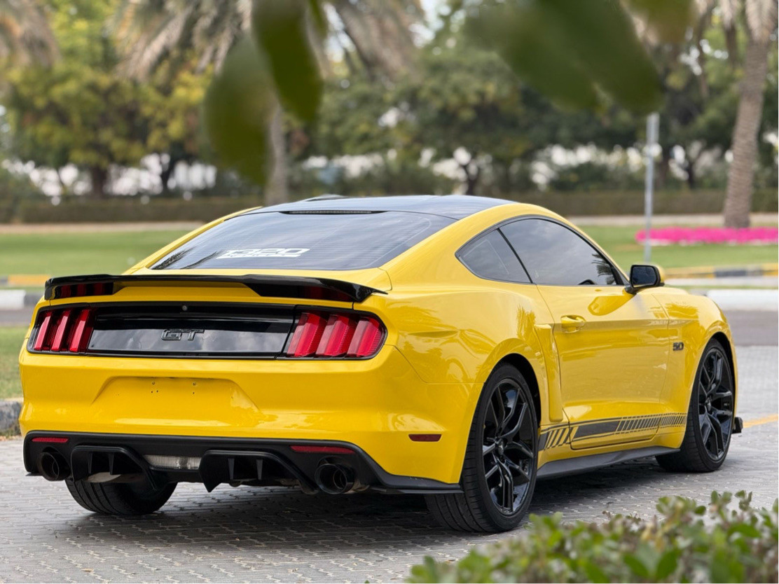 Ford Mustang - Image 6