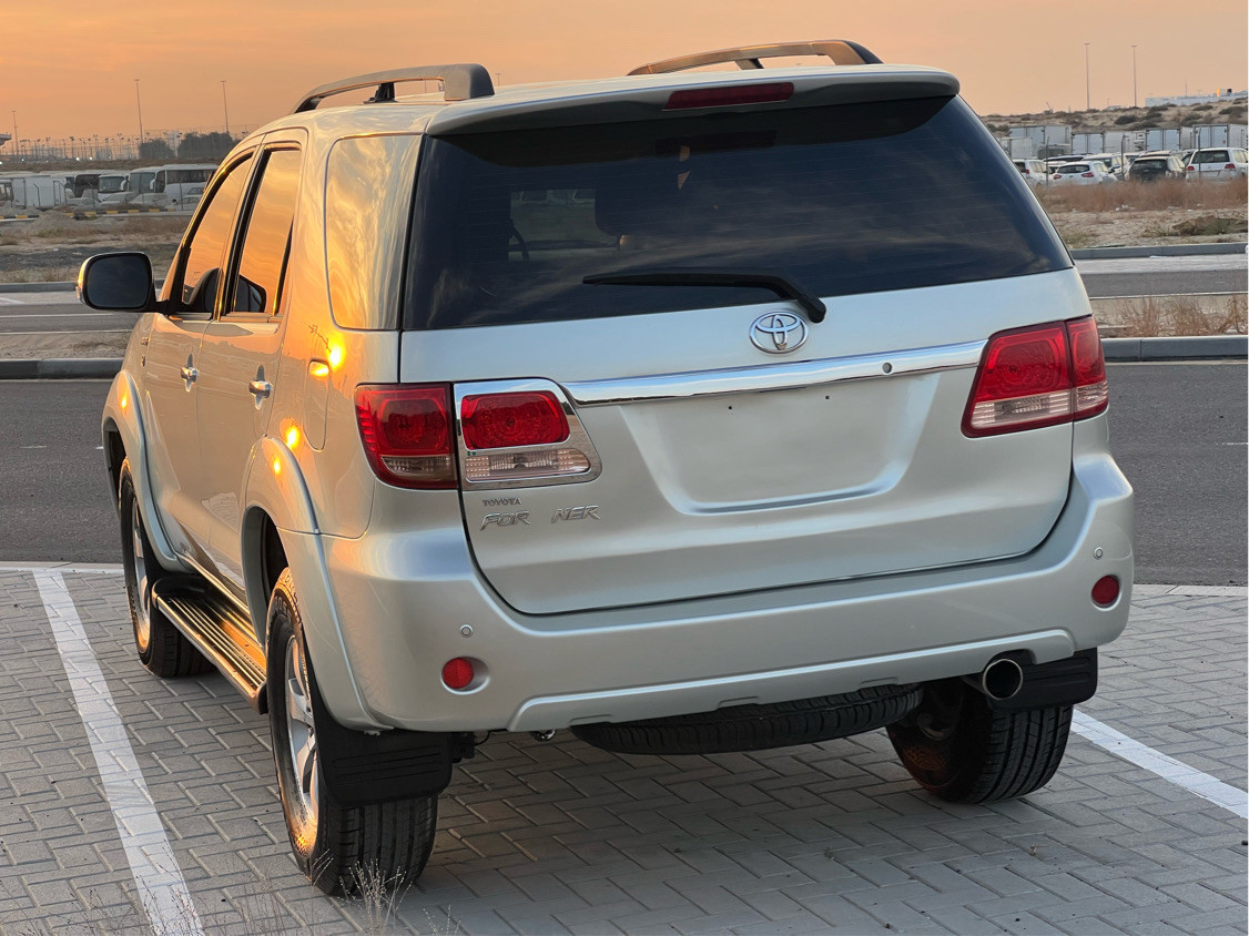 Toyota Fortuner - Image 4