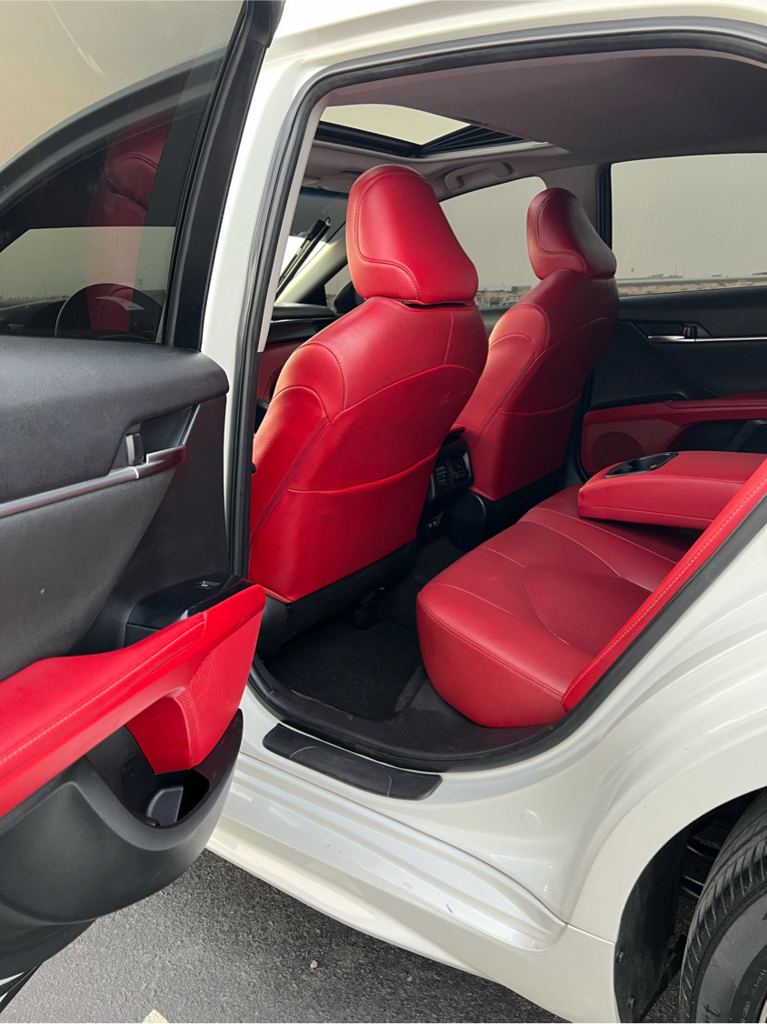 Toyota Camry - Image 12
