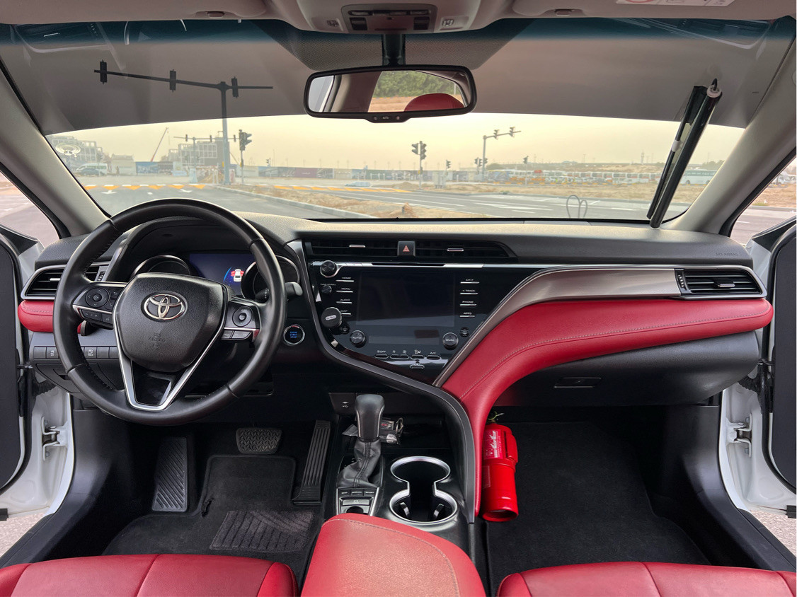 Toyota Camry - Image 11