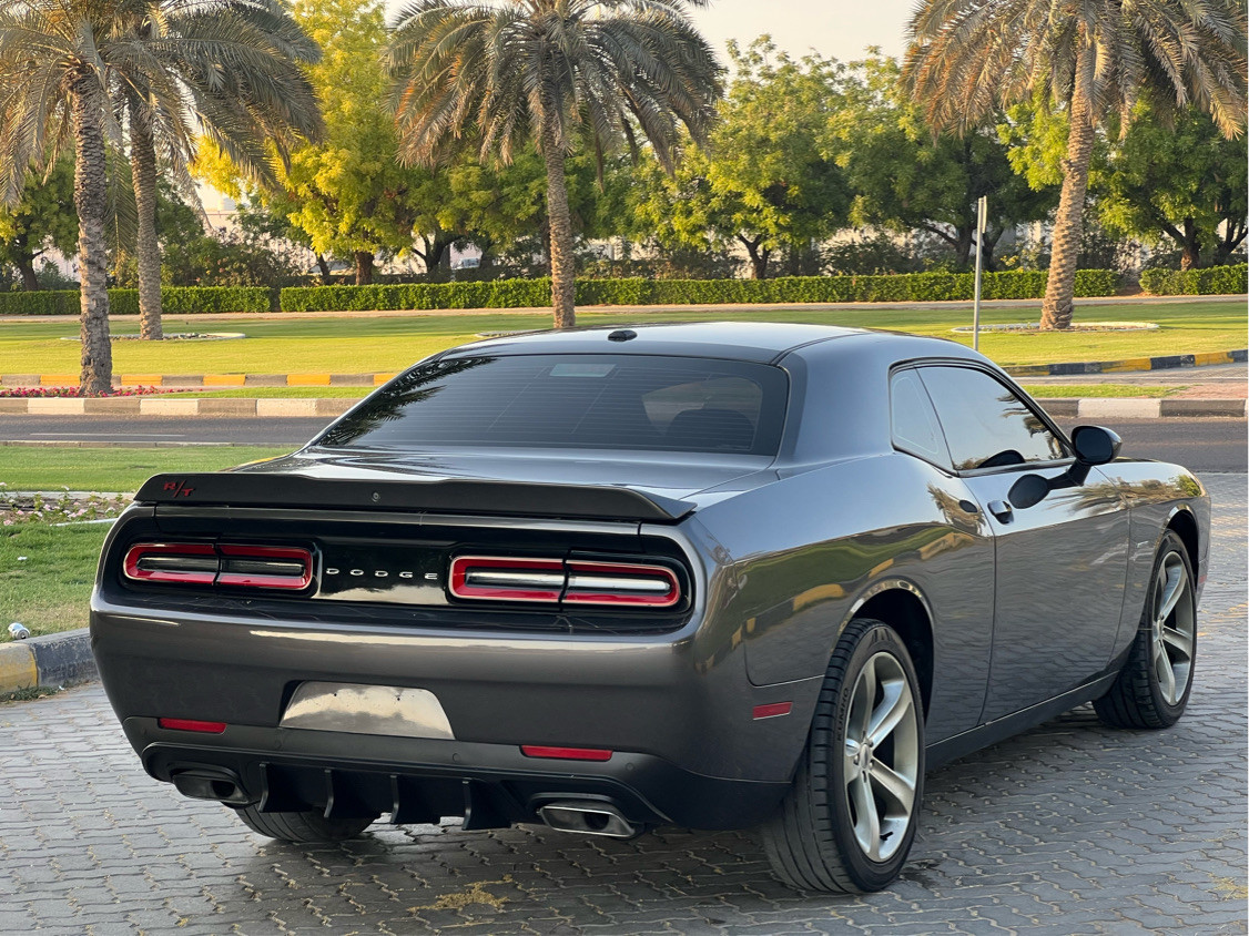 Dodge Challenger - Image 4