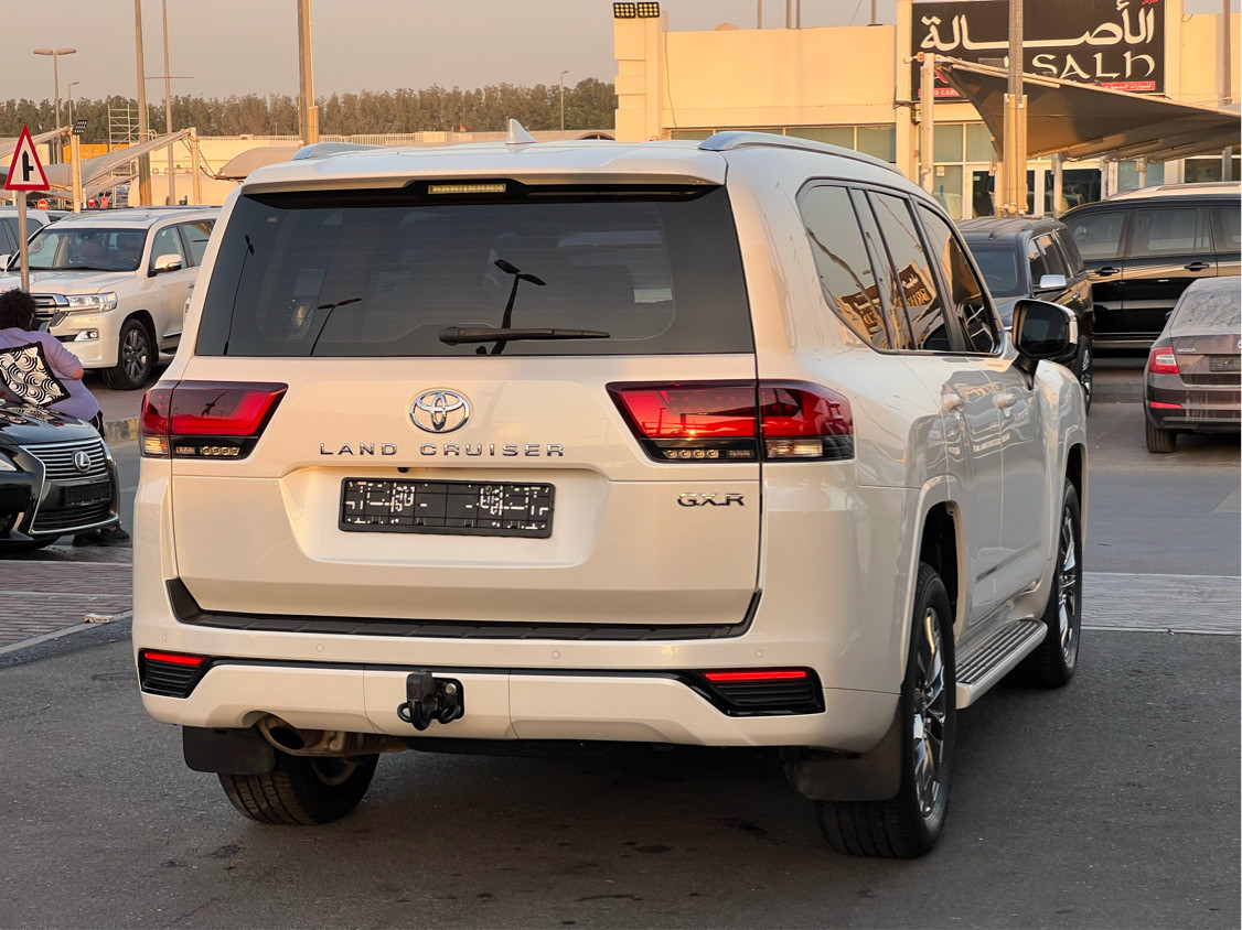 Toyota Land Cruiser - Image 6