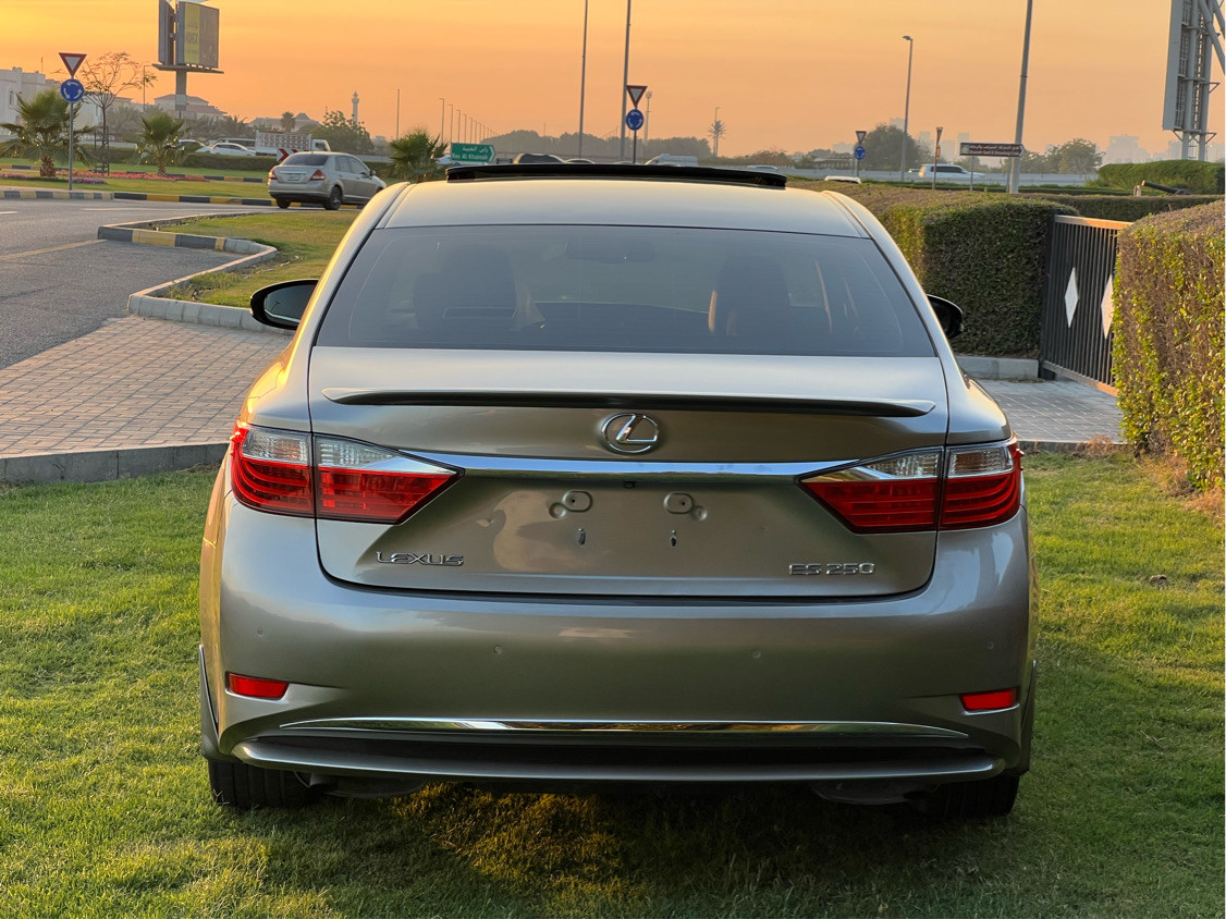 Lexus ES-Series - Image 9