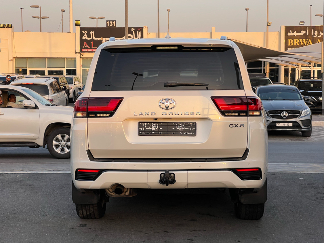 Toyota Land Cruiser - Image 7