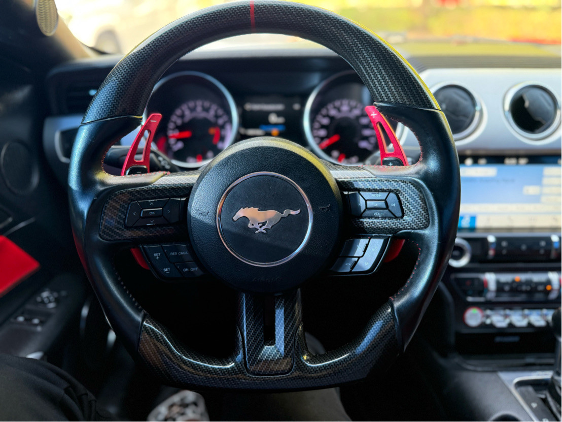 Ford Mustang - Image 5