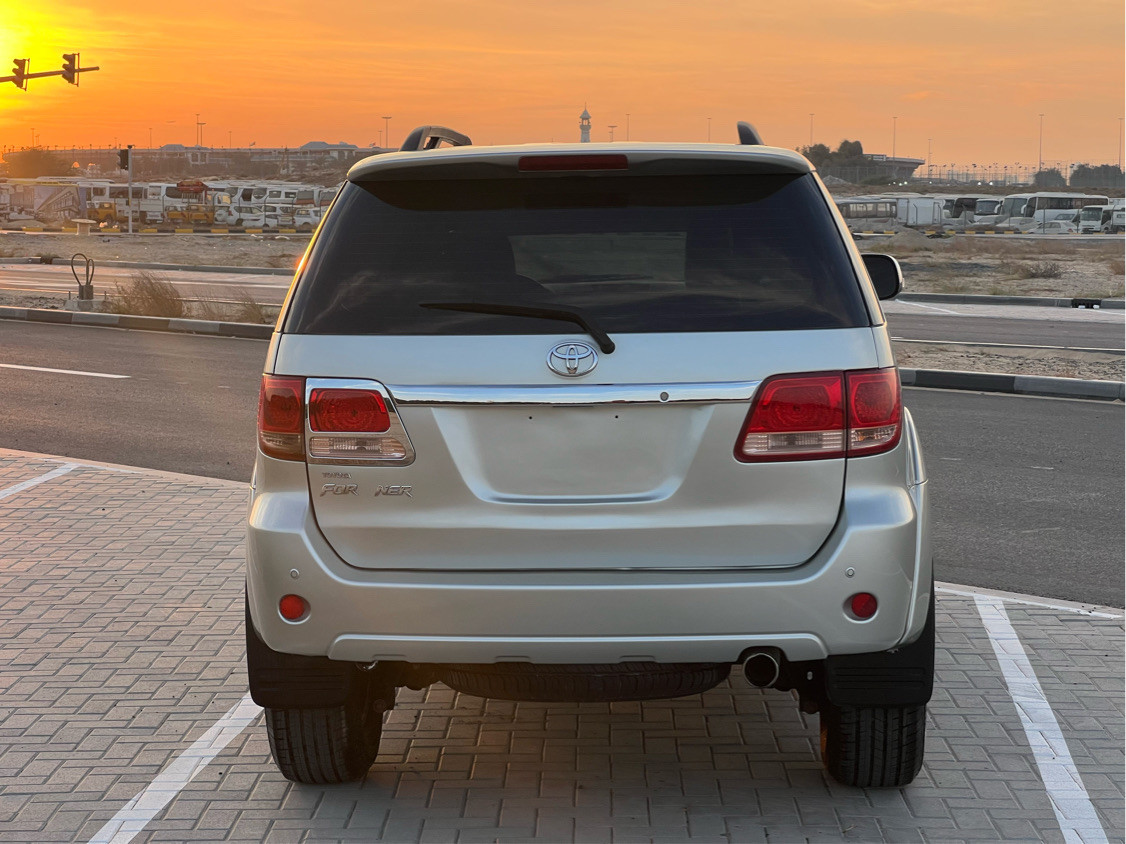 Toyota Fortuner - Image 9