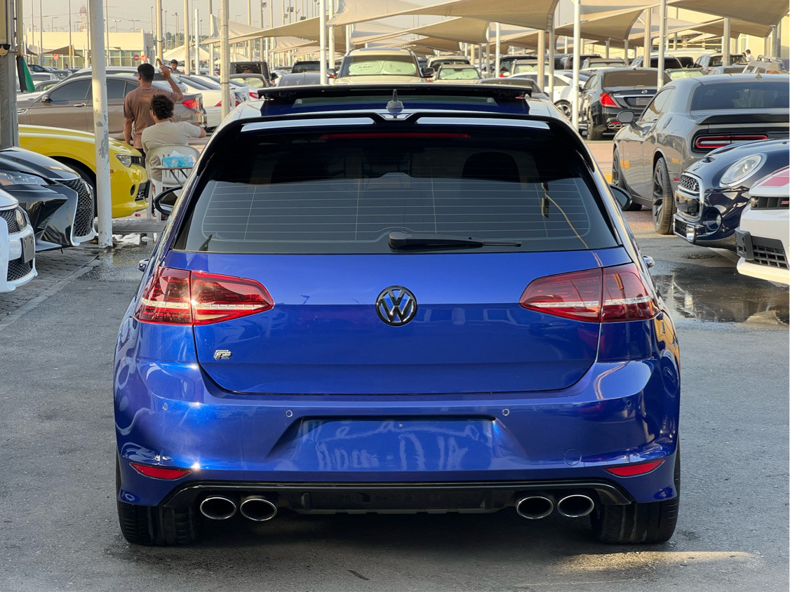 Volkswagen Golf R - Image 10