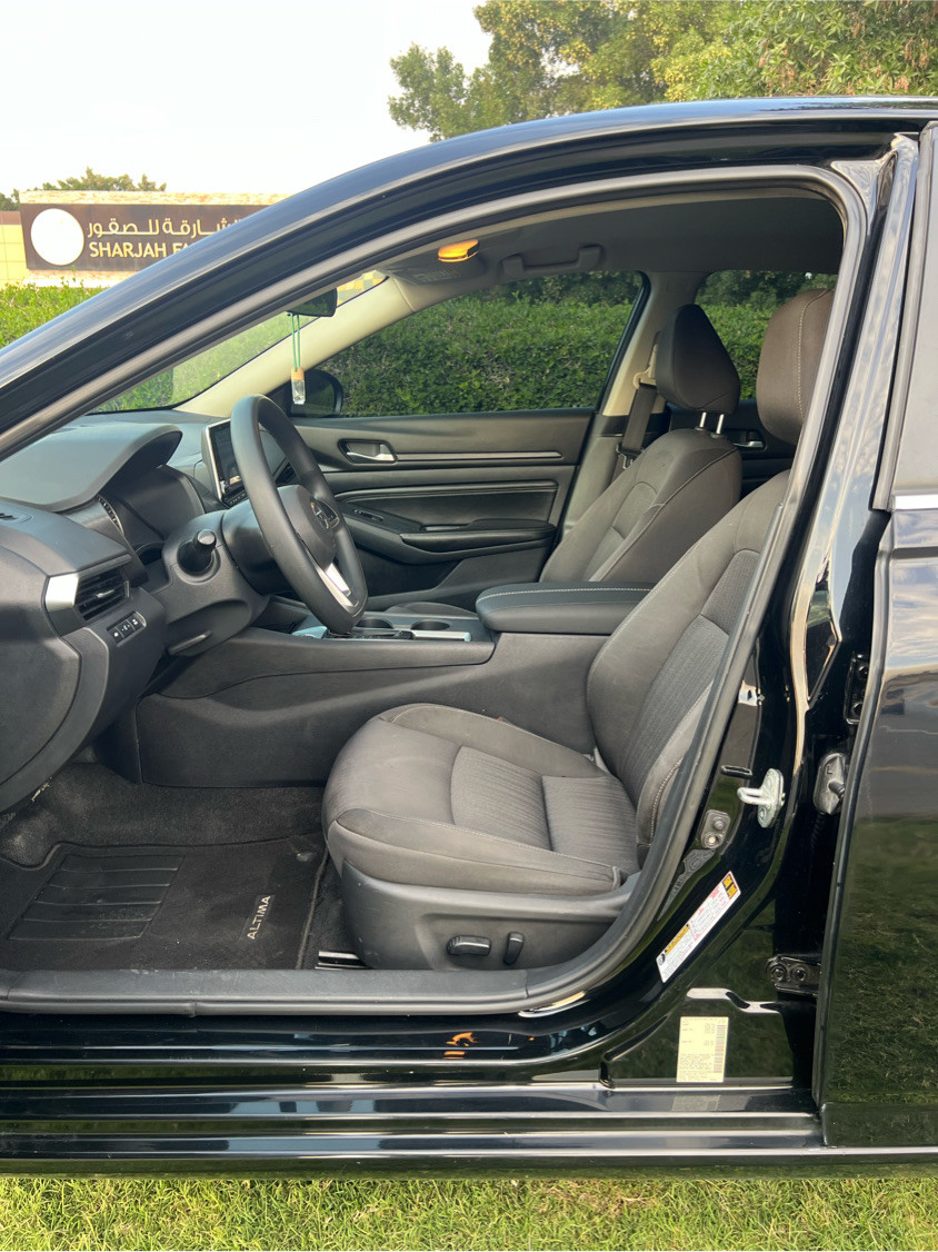 Nissan Altima - Image 9