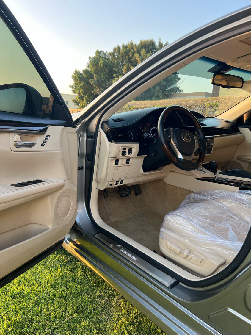 Lexus ES-Series - Image 12