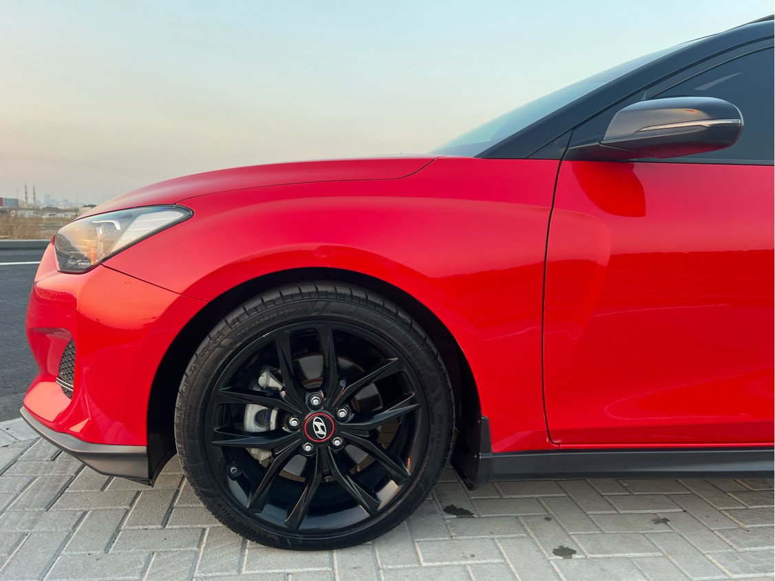 Hyundai Veloster - Image 8