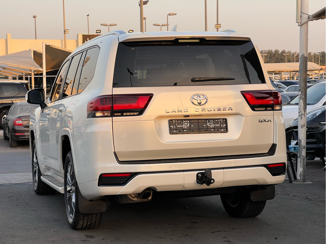 Toyota Land Cruiser - Image 5