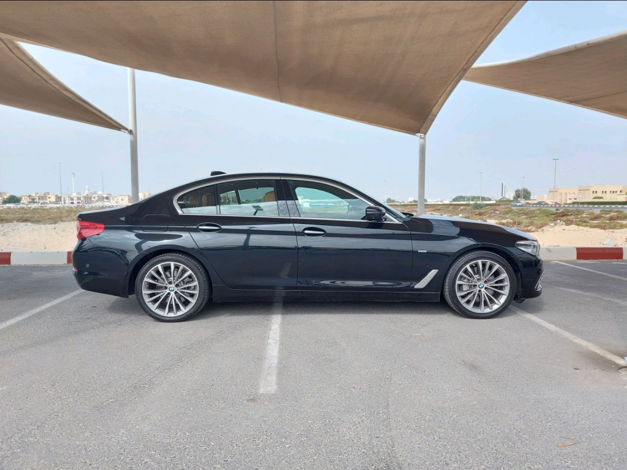 BMW 5-Series - Image 5