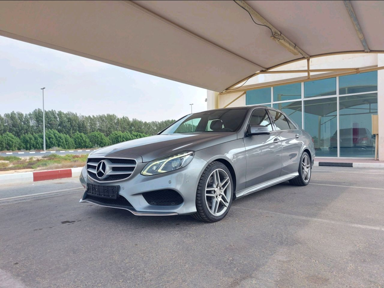Mercedes Benz E-Class - Image 2