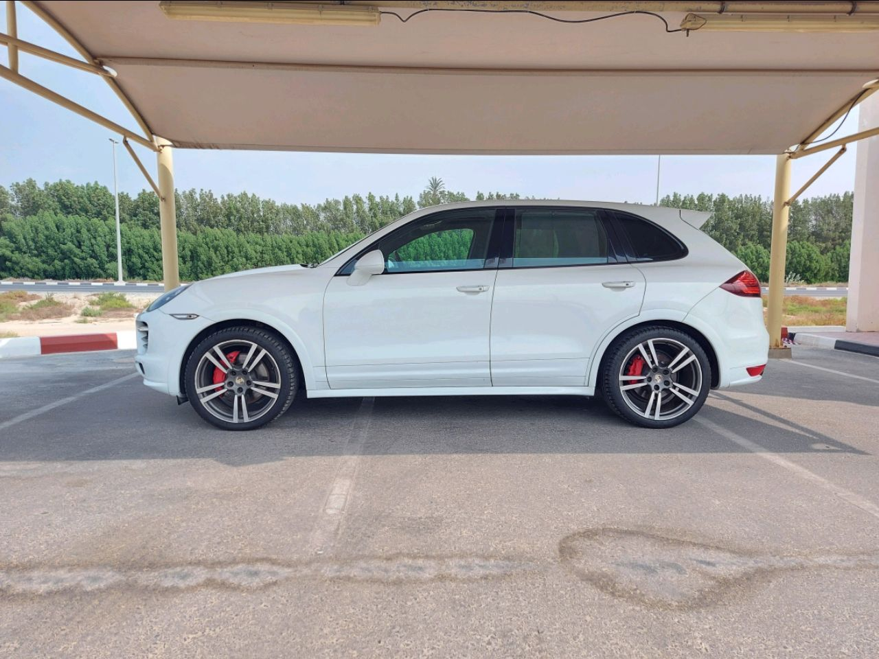Porsche Cayenne - Image 5