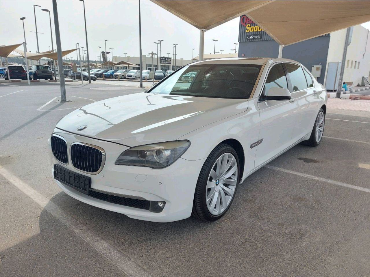 BMW 7-Series - Image 2