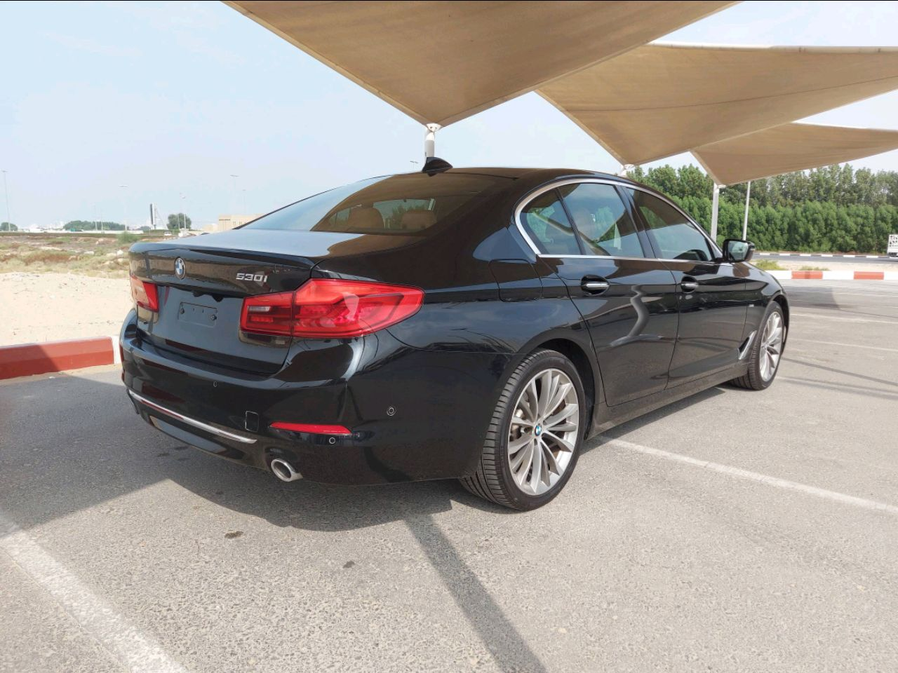 BMW 5-Series - Image 3