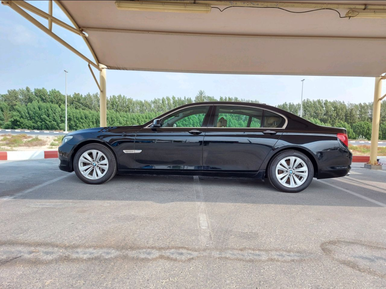 BMW 7-Series - Image 5