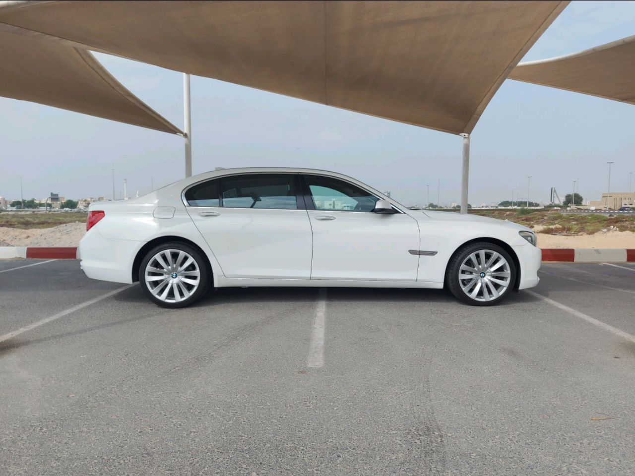 BMW 7-Series - Image 5