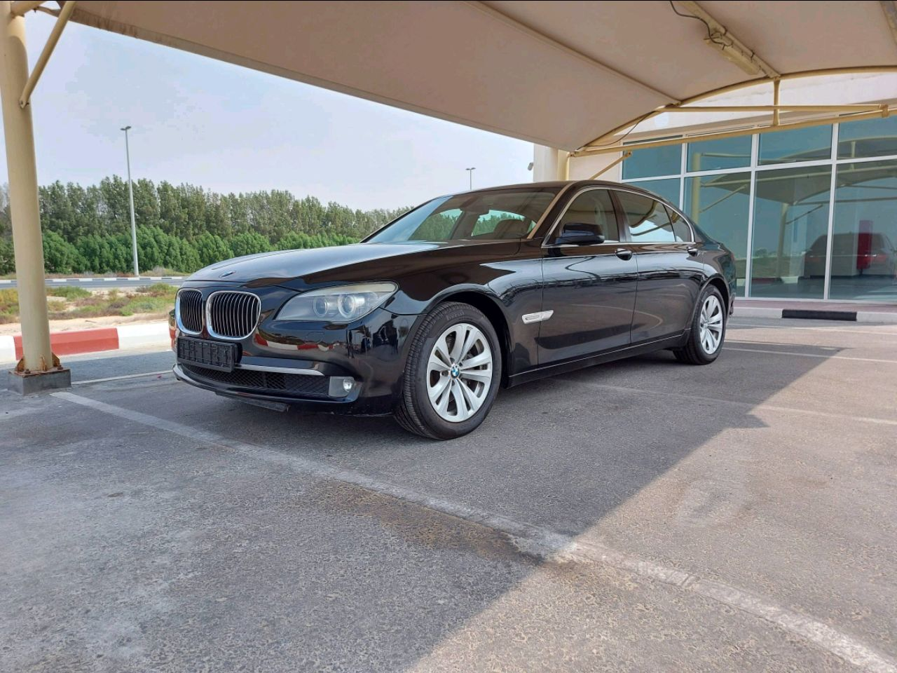BMW 7-Series - Image 2
