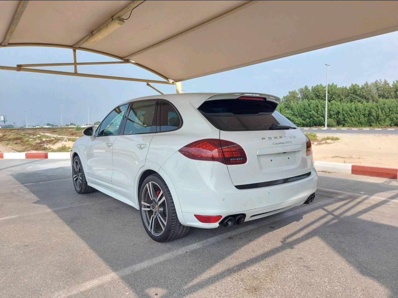 Porsche Cayenne - Image 3