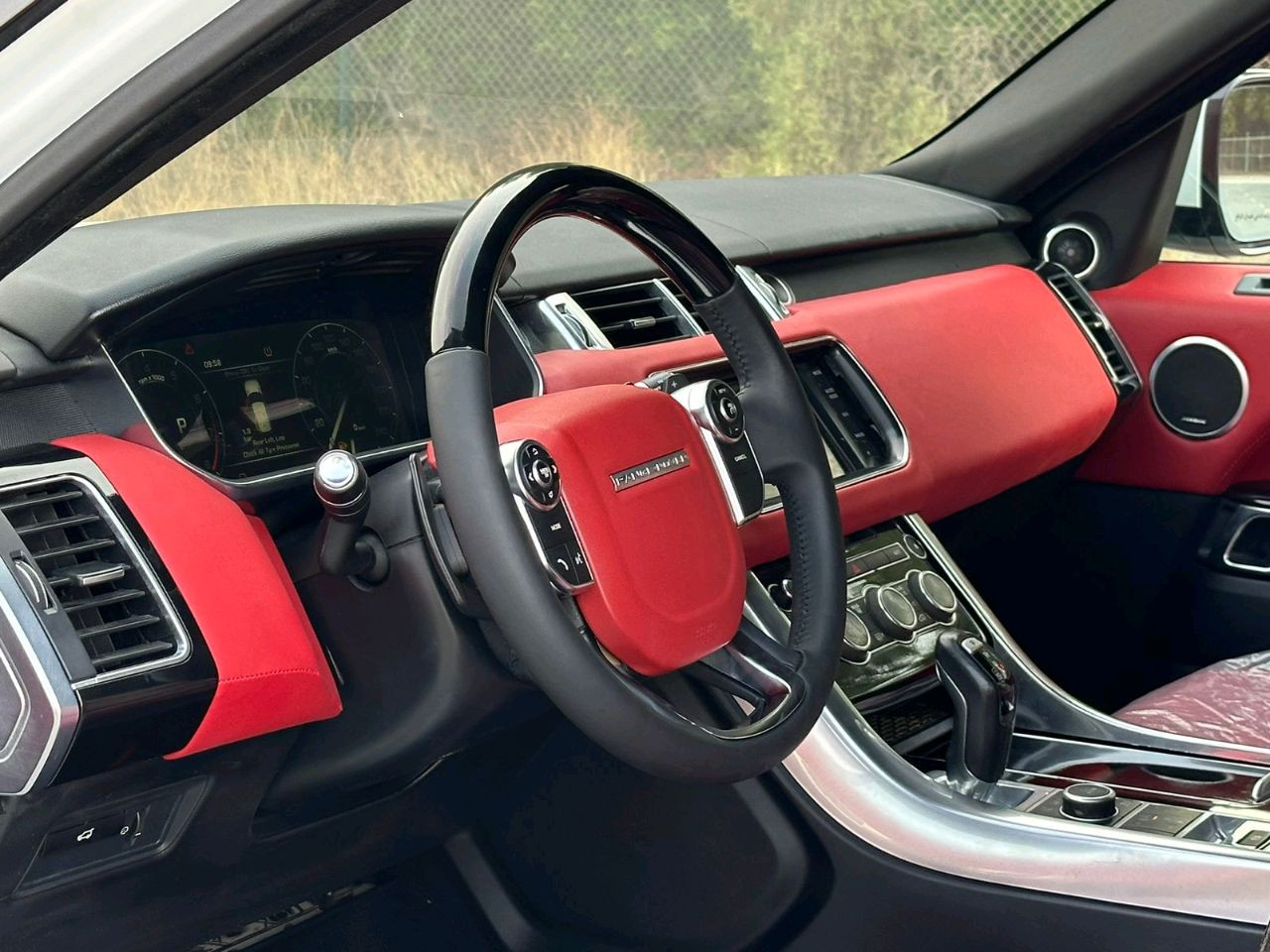 Range Rover Sport - Image 10