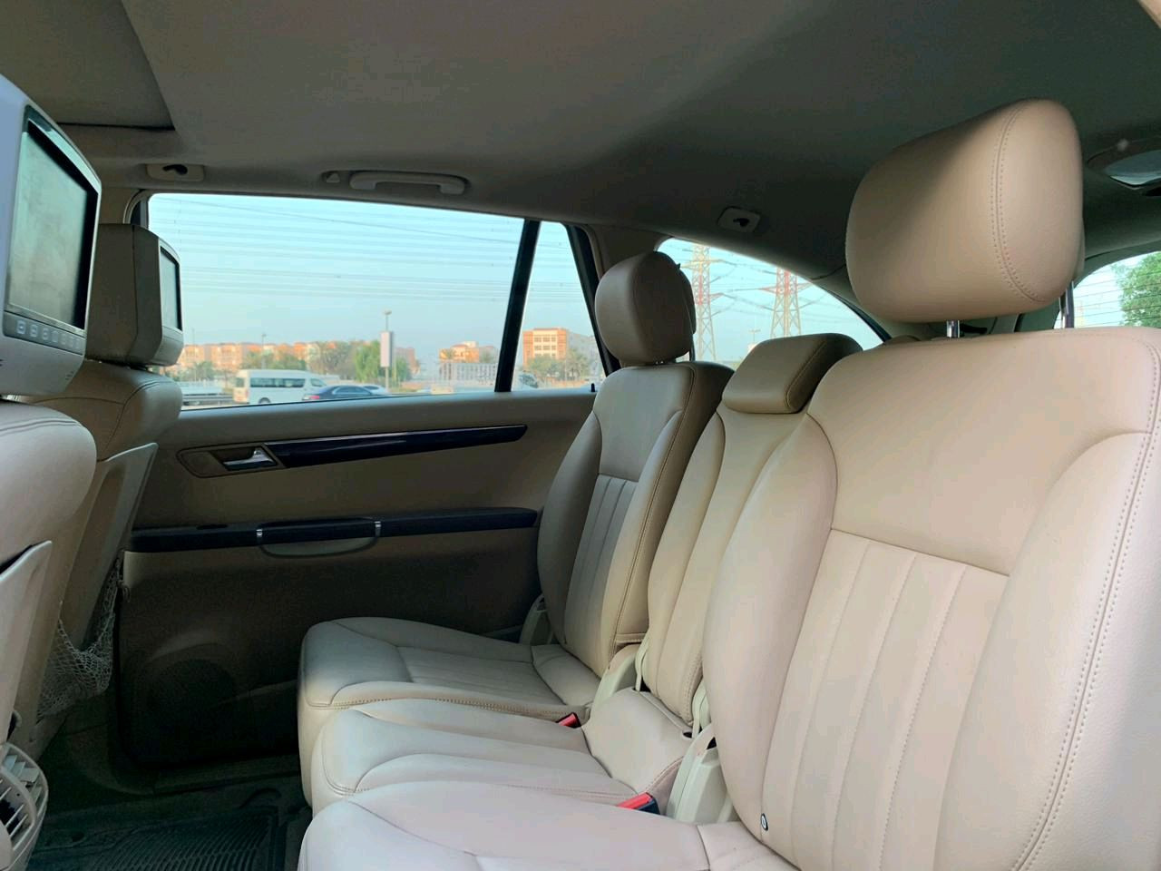 Mercedes Benz R-Class - Image 2