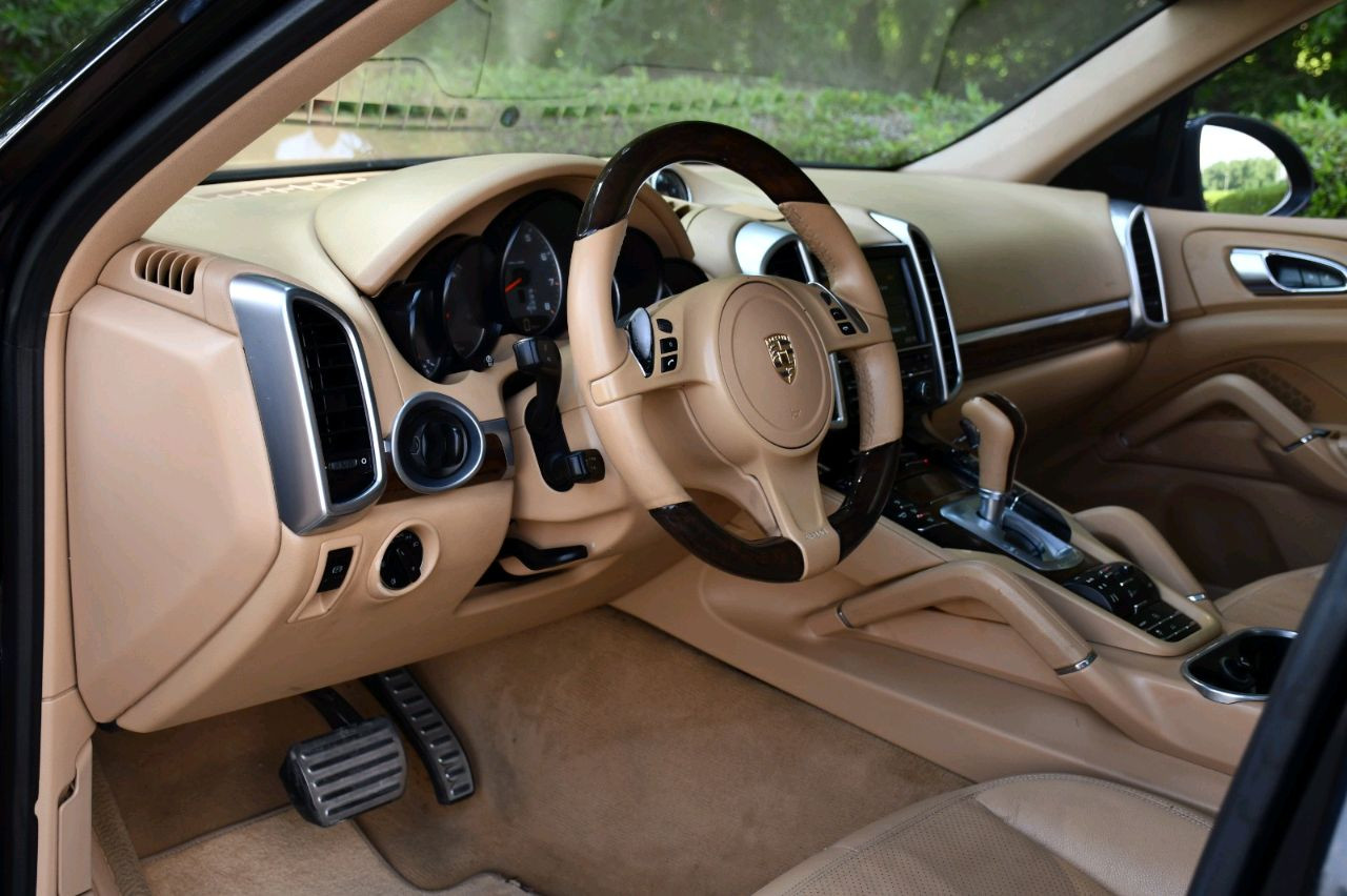 Porsche Cayenne - Image 8