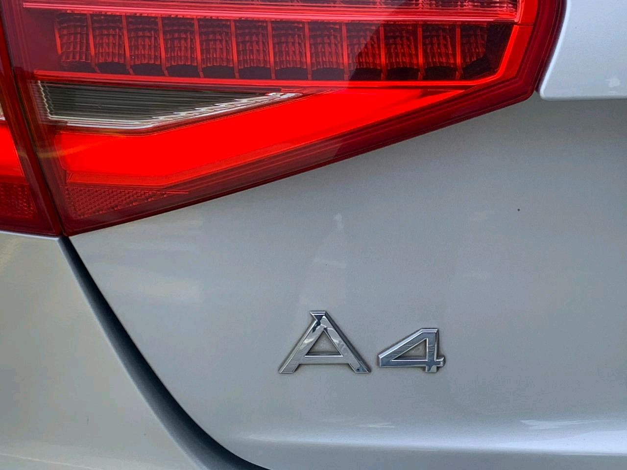 Audi A4 - Image 6