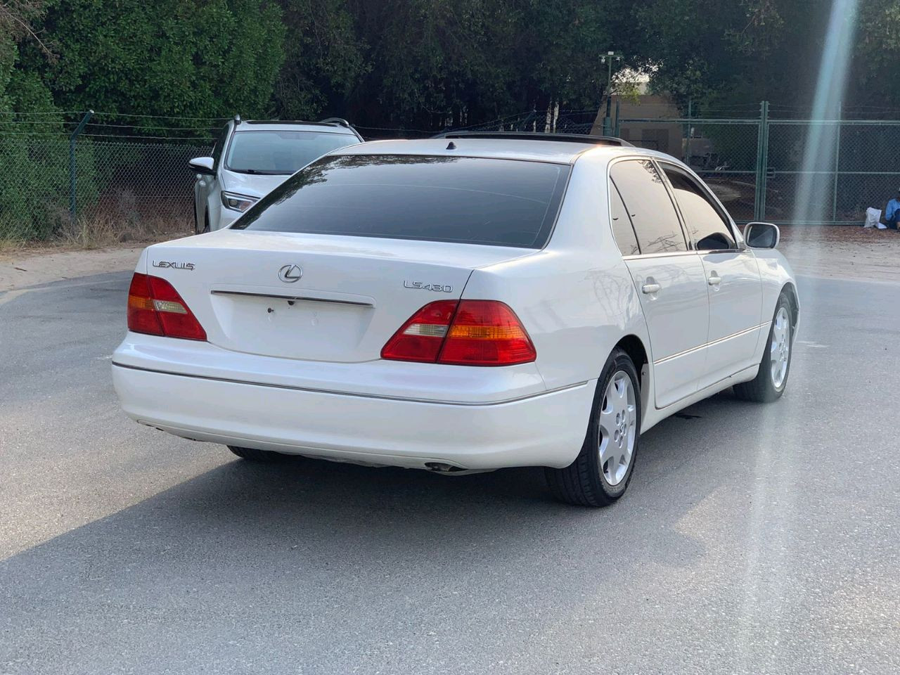 Lexus LS-Series - Image 10