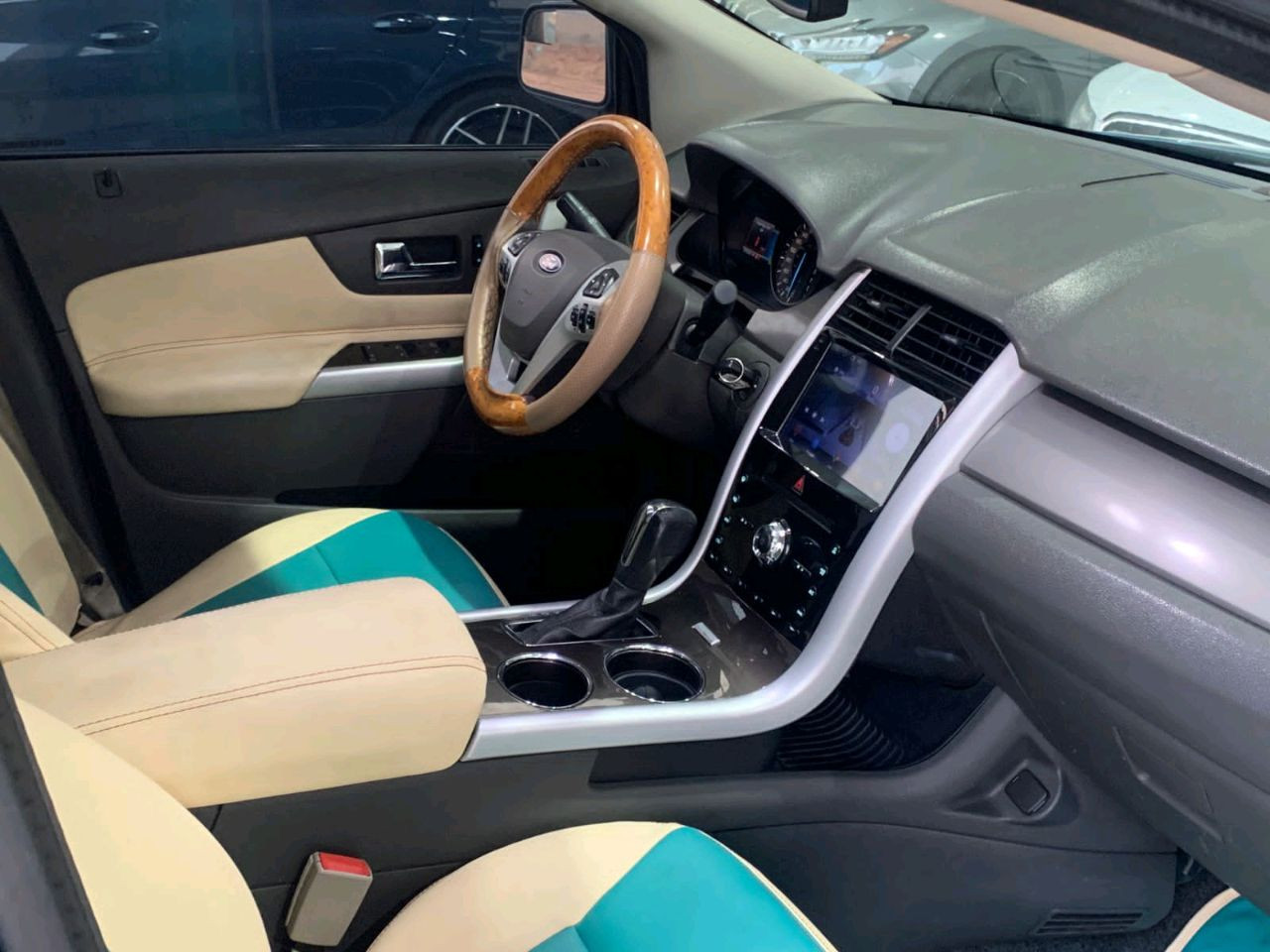Ford Edge - Image 10
