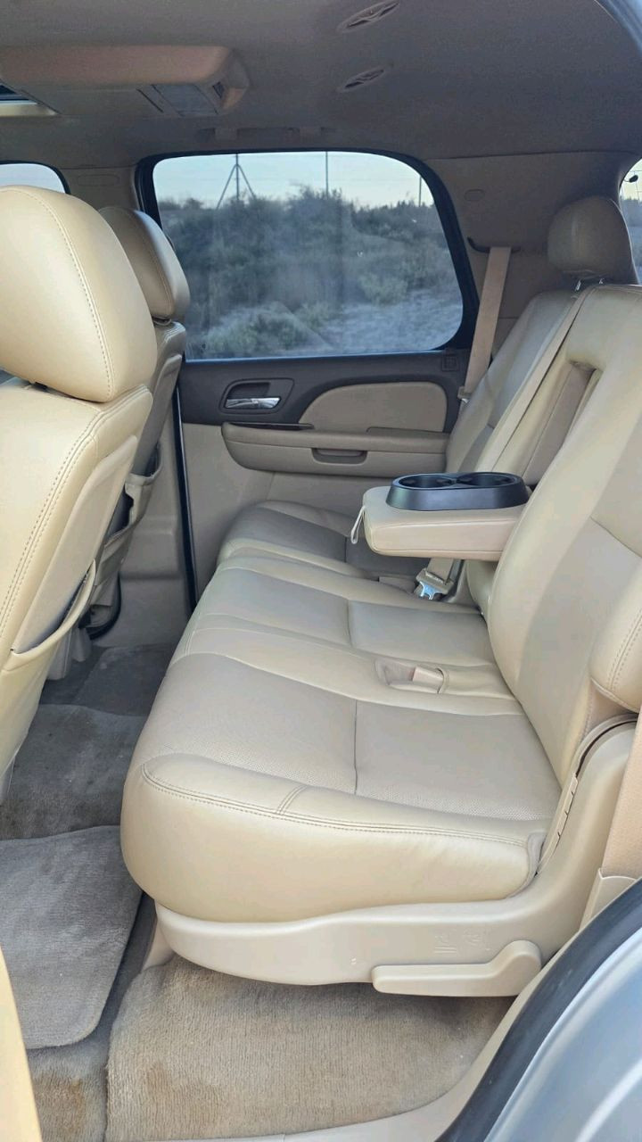 Chevrolet Tahoe - Image 9