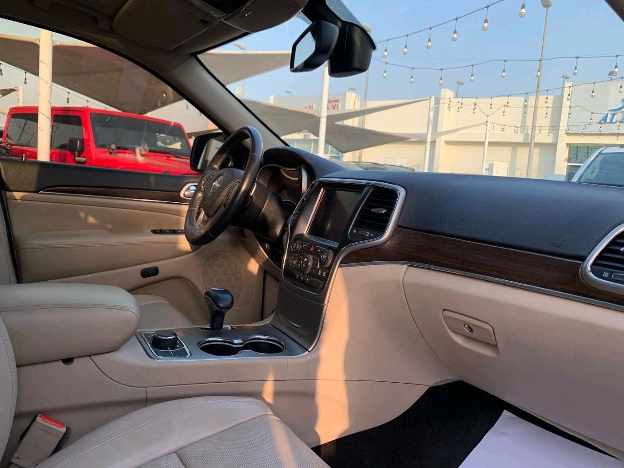 Jeep Cherokee - Image 10