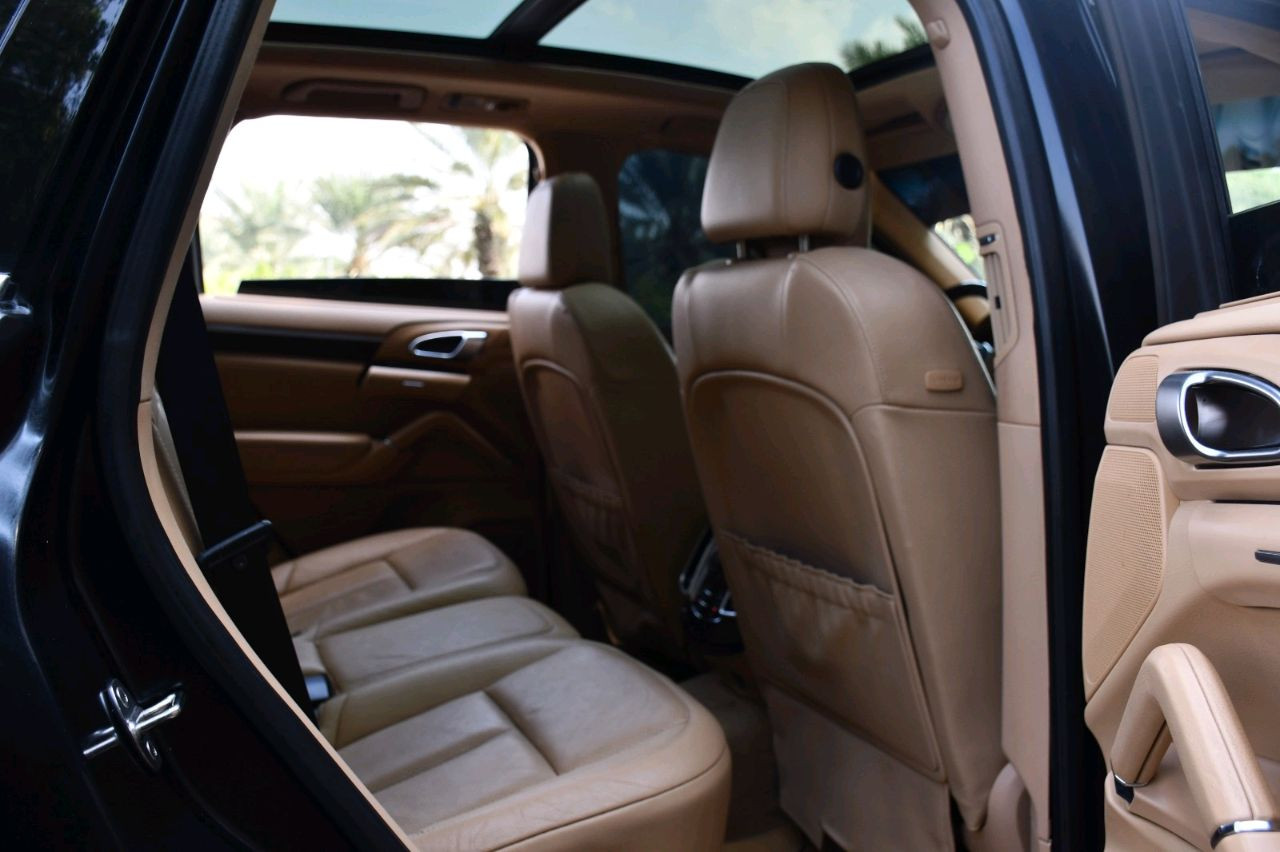 Porsche Cayenne - Image 11