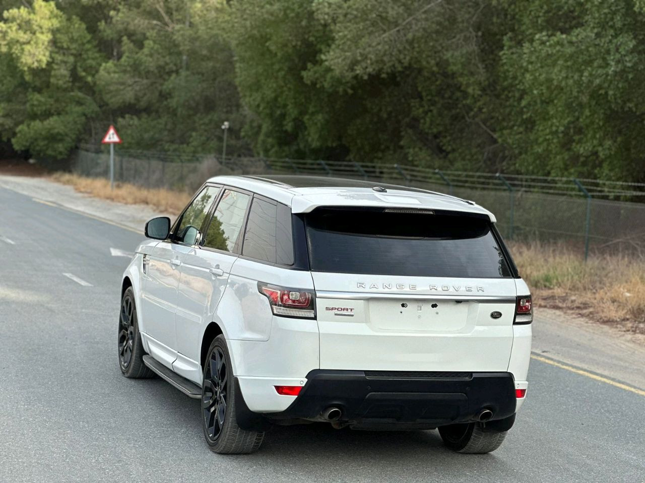 Range Rover Sport - Image 11