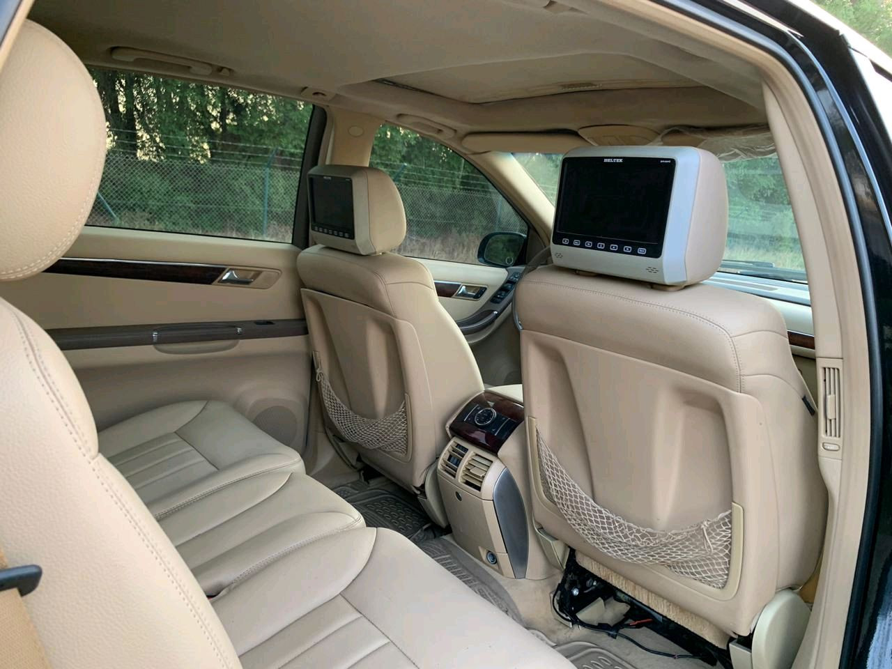 Mercedes Benz R-Class - Image 9