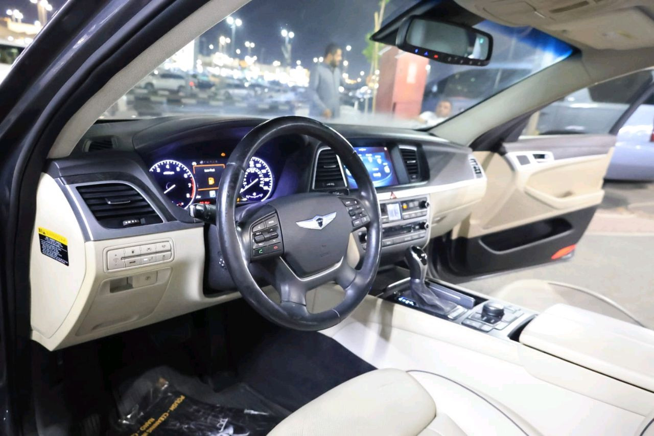 Genesis G 70 - Image 11