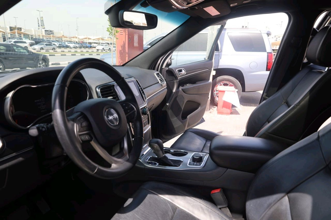 Jeep Grand Cherokee - Image 12