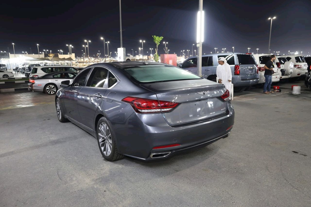 Genesis G 70 - Image 4