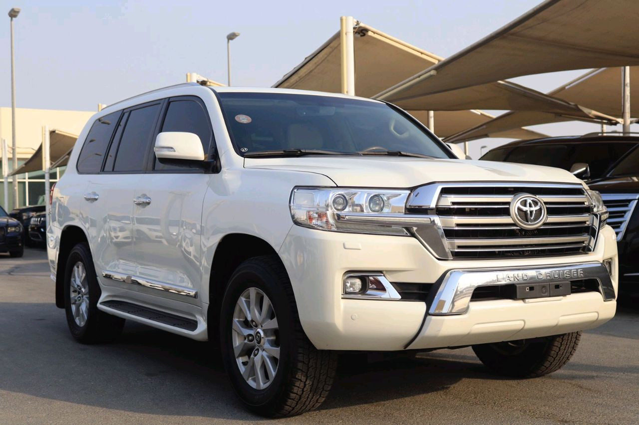 Toyota Land Cruiser - Image 8