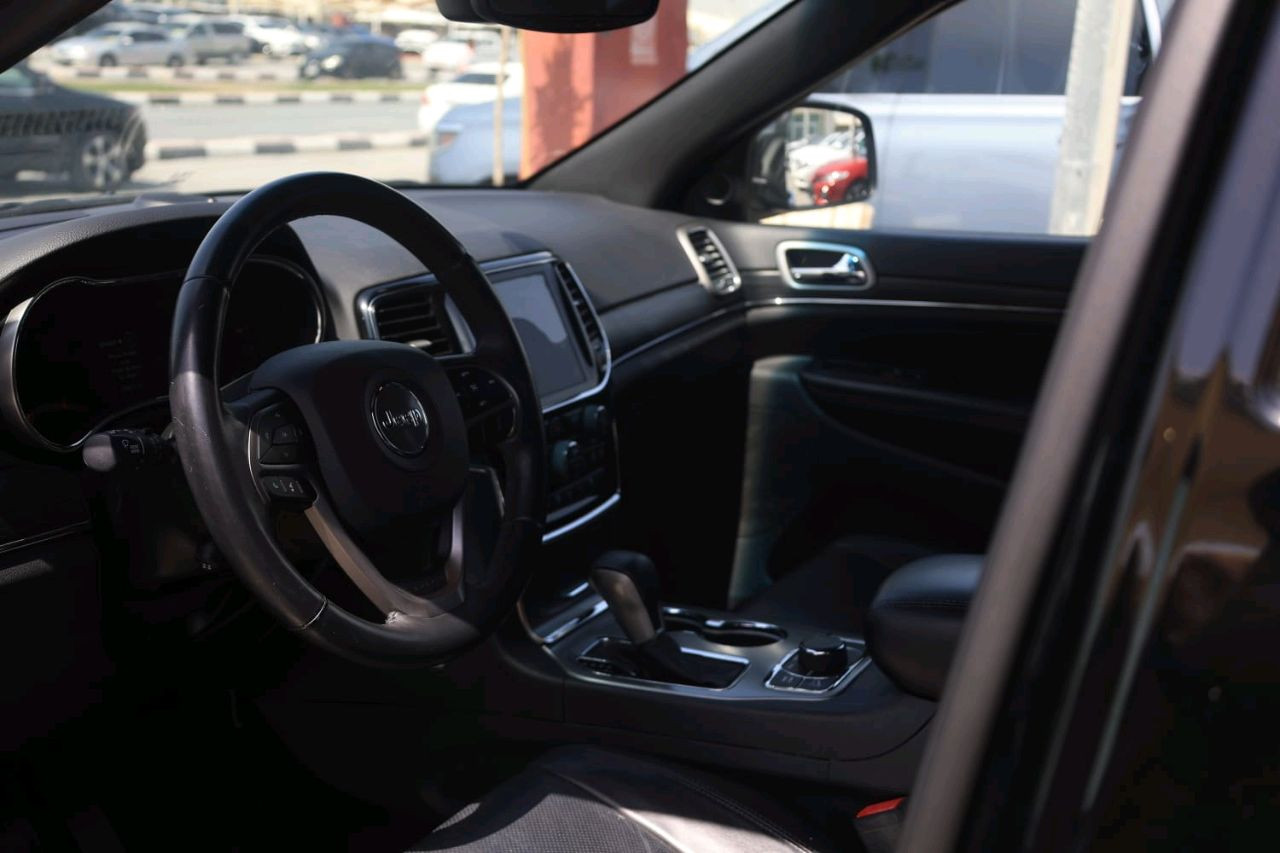 Jeep Grand Cherokee - Image 2