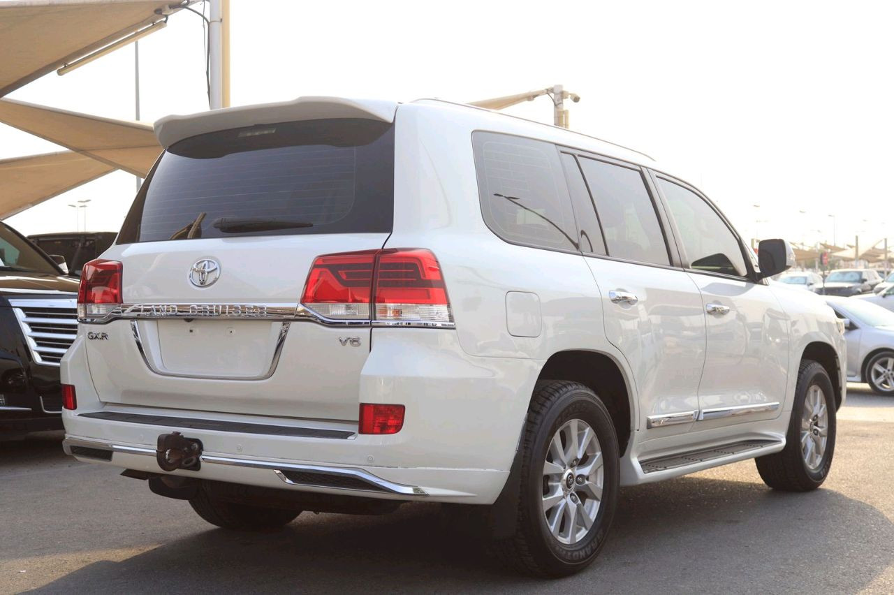 Toyota Land Cruiser - Image 7