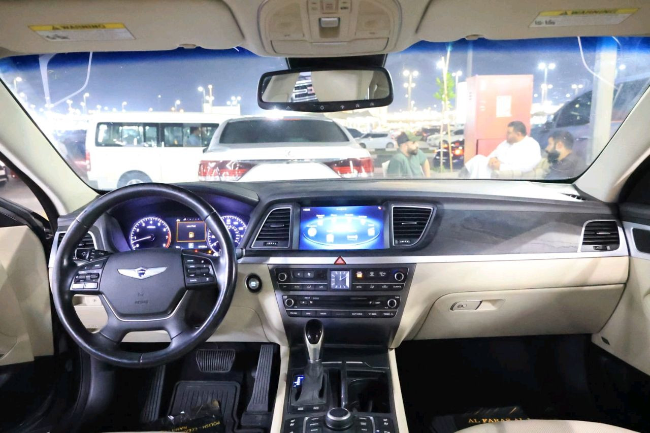 Genesis G 70 - Image 10