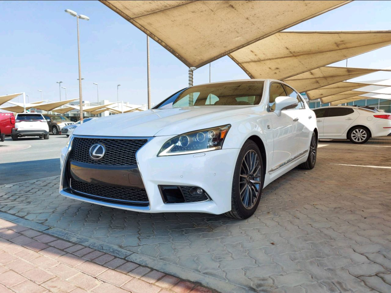 Lexus LS-Series - Image 2