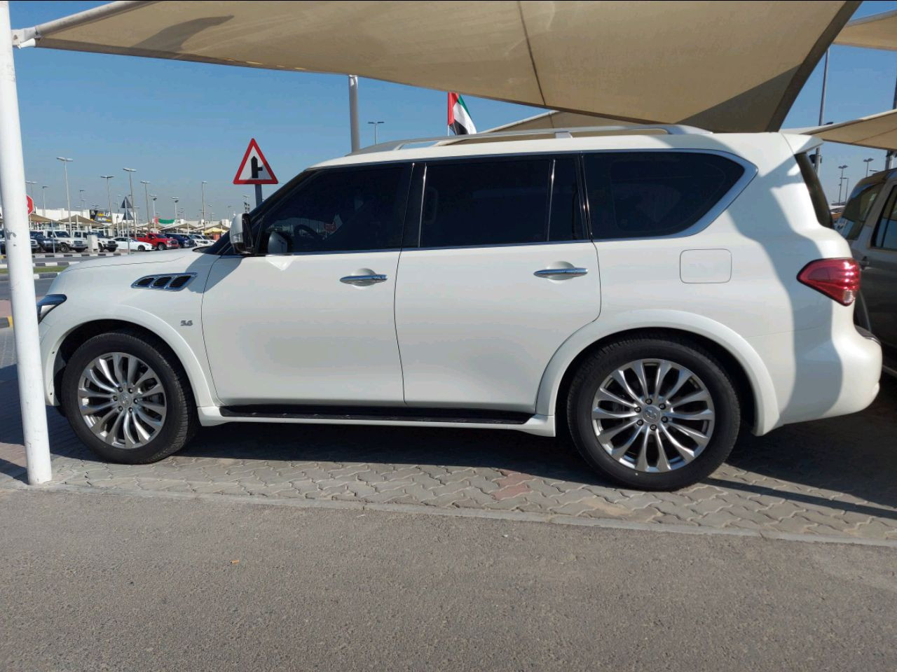 Infiniti QX80 - Image 3