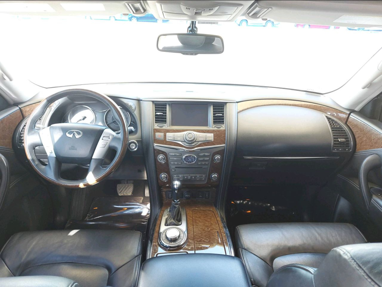 Infiniti QX80 - Image 5
