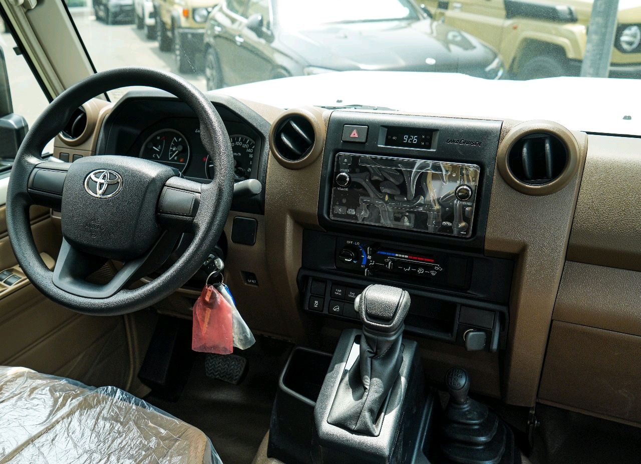 Toyota Land Cruiser - Image 8