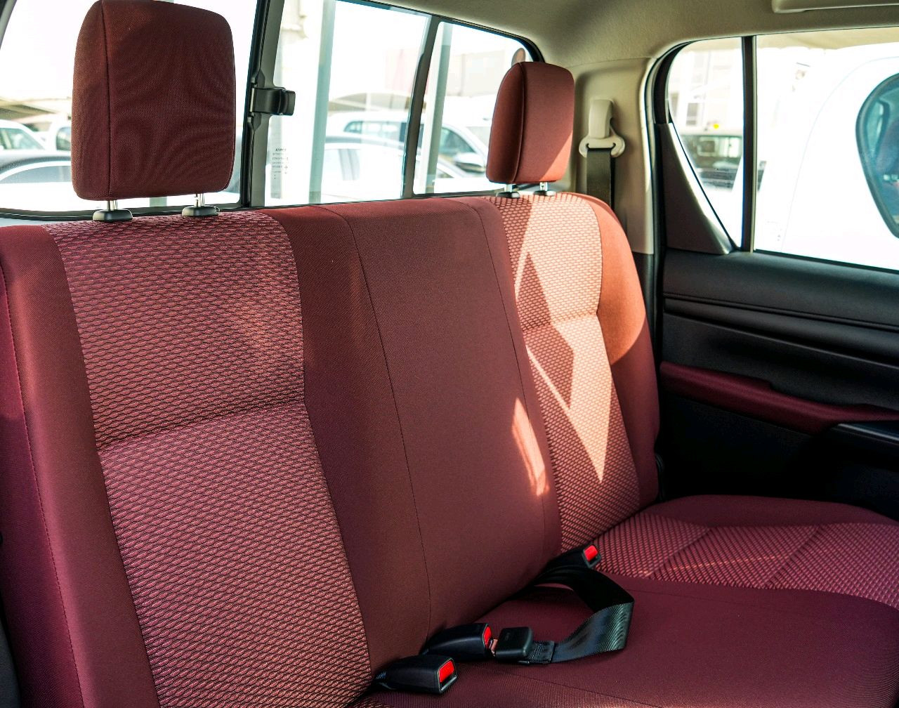 Toyota Hilux - Image 10